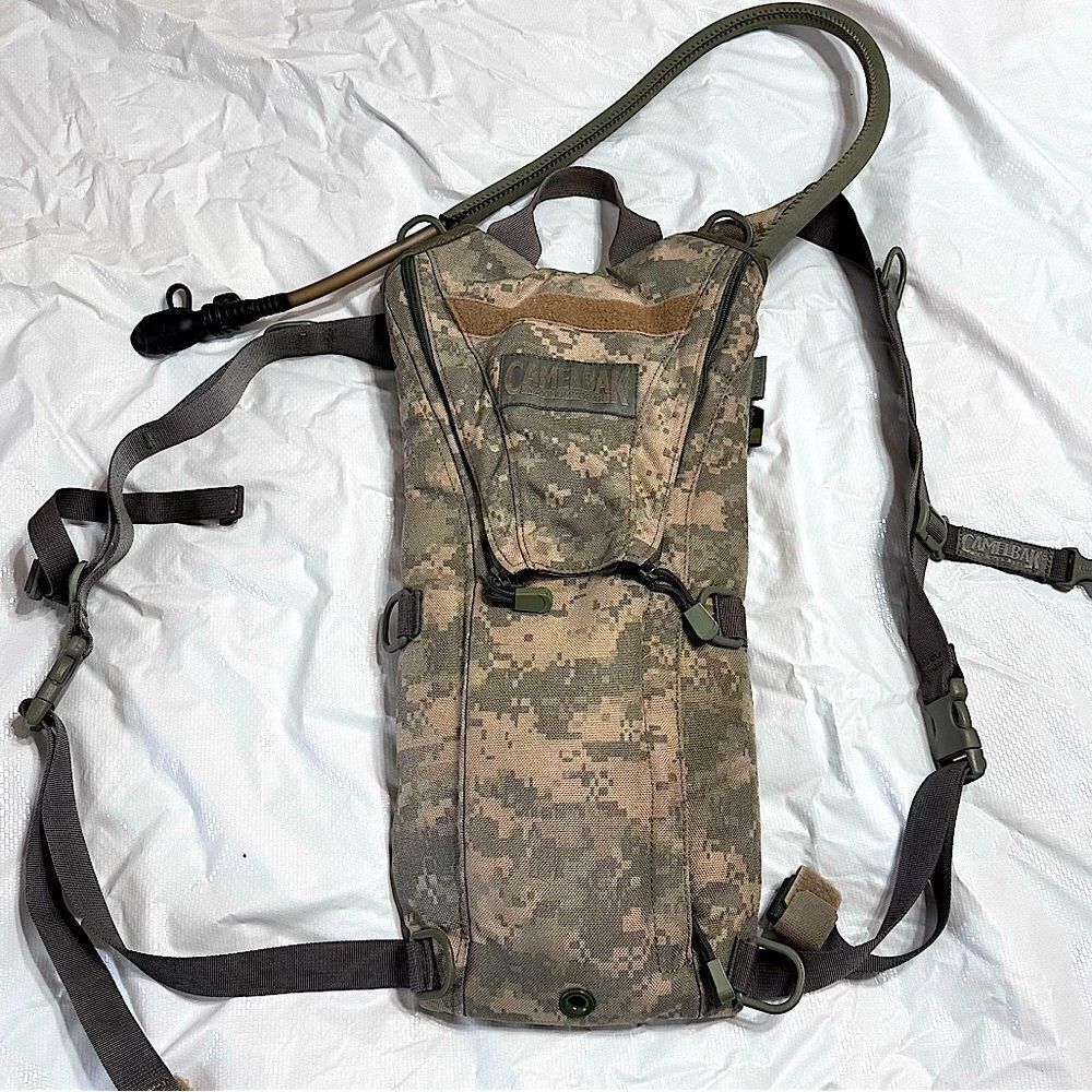 Camelbak Camo print Maximum Gear Thermobak 3 liter 100oz Hydration System